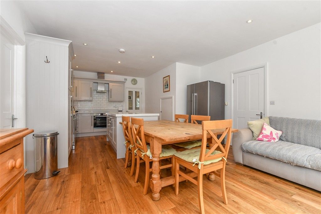 Property photo 2 of 30 Kitchen/Breakfast Room