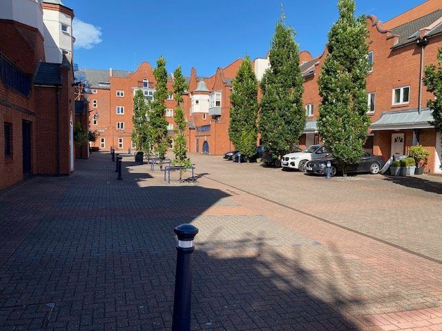 Property photo 1 of 16 Photo 10