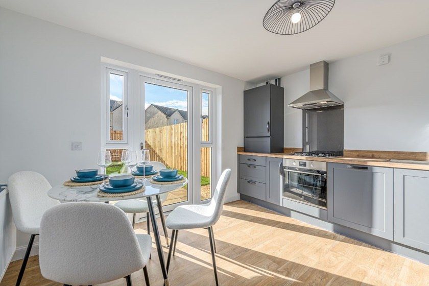Property photo 2 of 6 Dining Kitchen