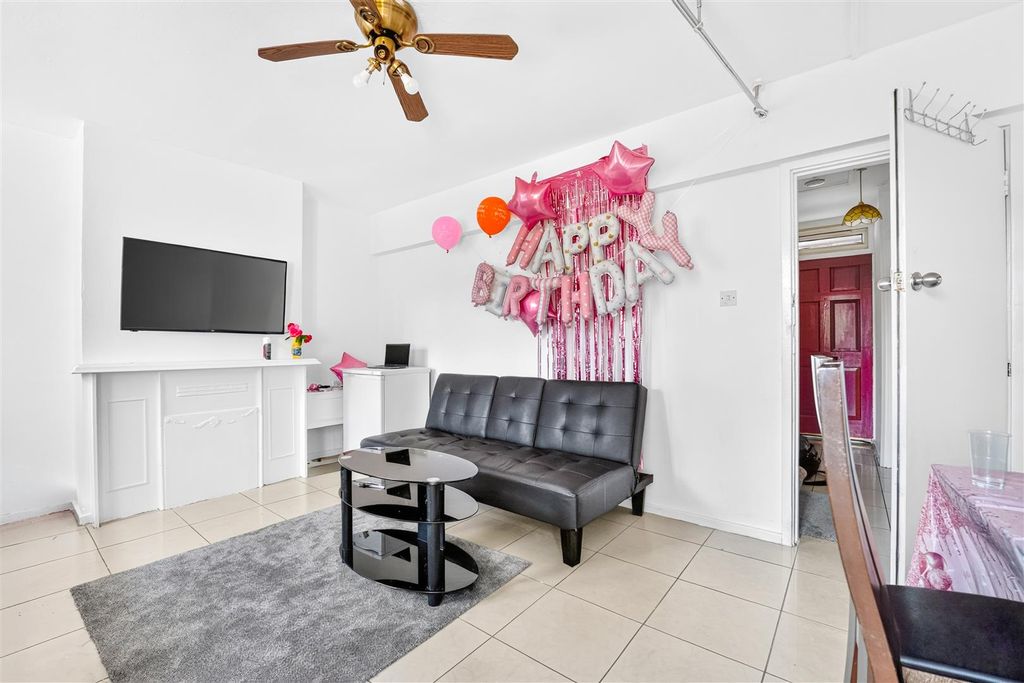 Property photo 3 of 21 Reception Room