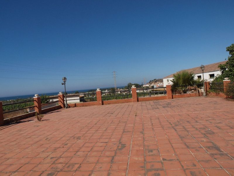 Property photo 3 of 39