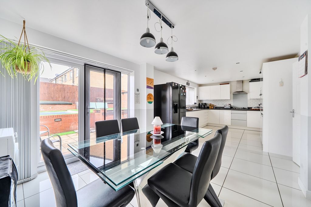 Property photo 1 of 25 1514687 (6)