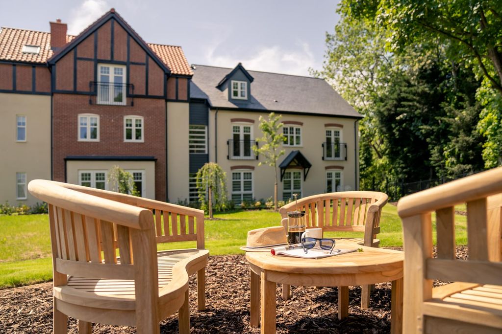 Property photo 2 of 9 Wisteria Place