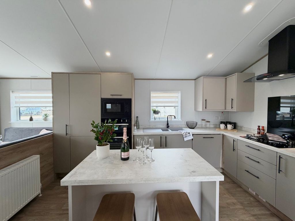 Property photo 2 of 14 Willerby Mapleton 2027 Car0065584 144669353.Jpeg