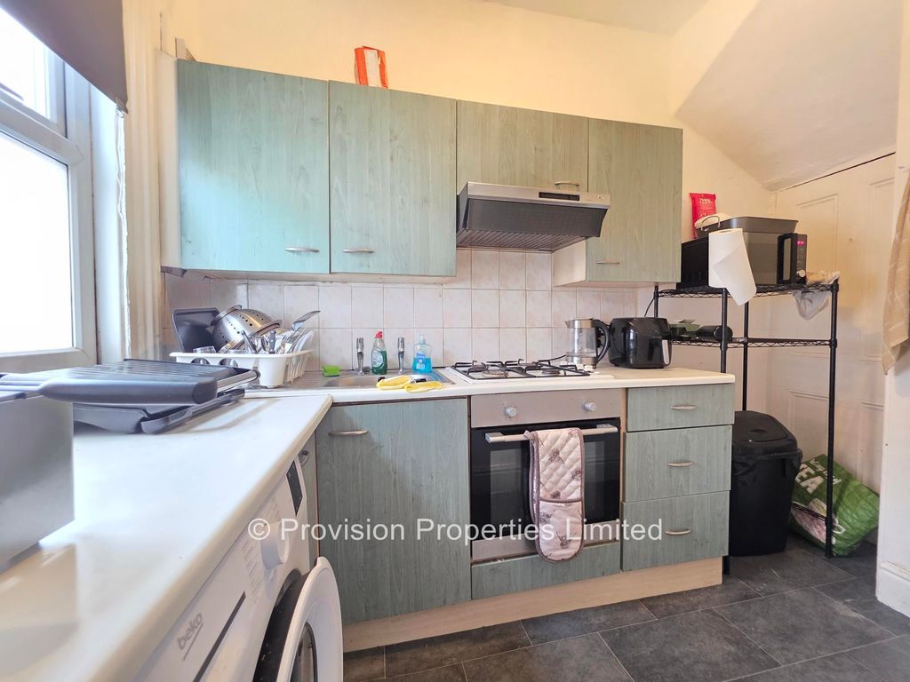 Property photo 3 of 5 Photo