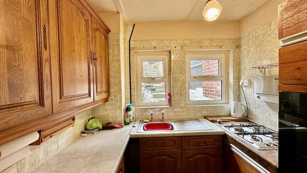 Property photo 3 of 29