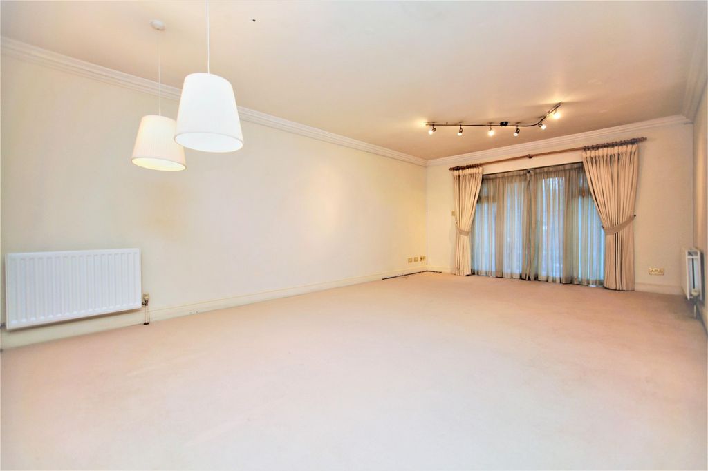 Property photo 2 of 6 (Main)