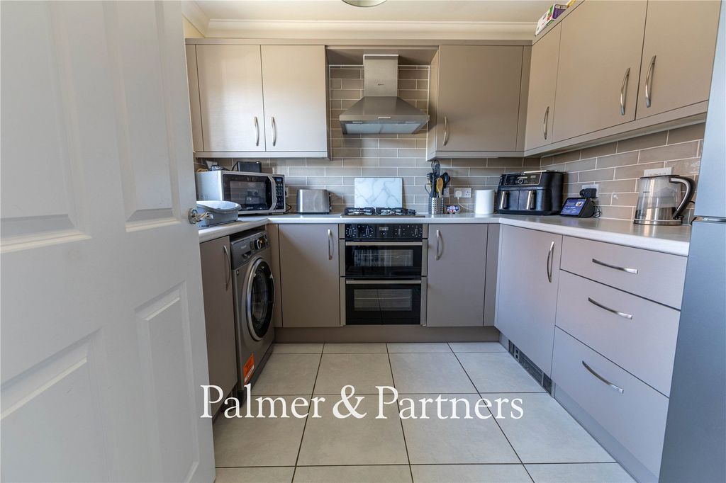 Property photo 2 of 16 Picture No. 31