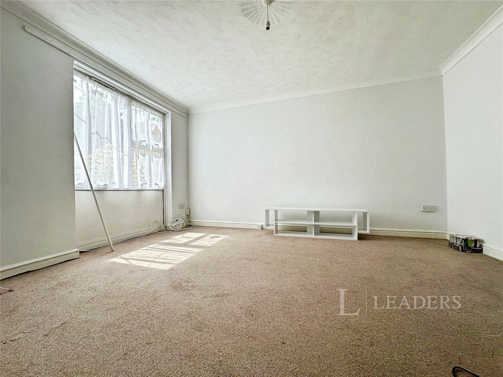 Property photo 2 of 9 Picture No. 31