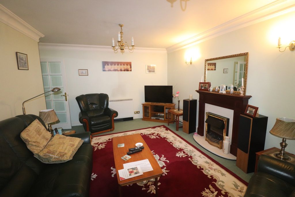 Property photo 1 of 8 Living Room