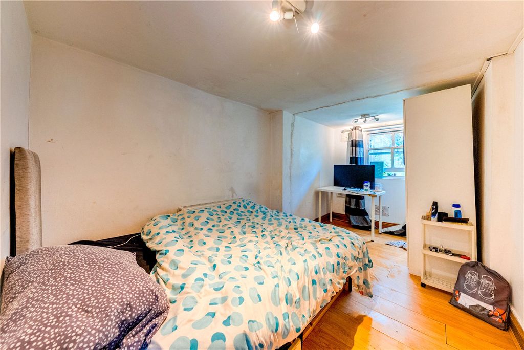 Property photo 2 of 16 Picture No. 36