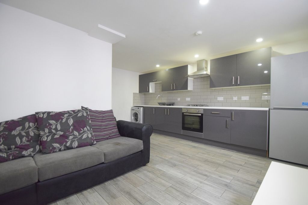 Property photo 2 of 10 Photo 9