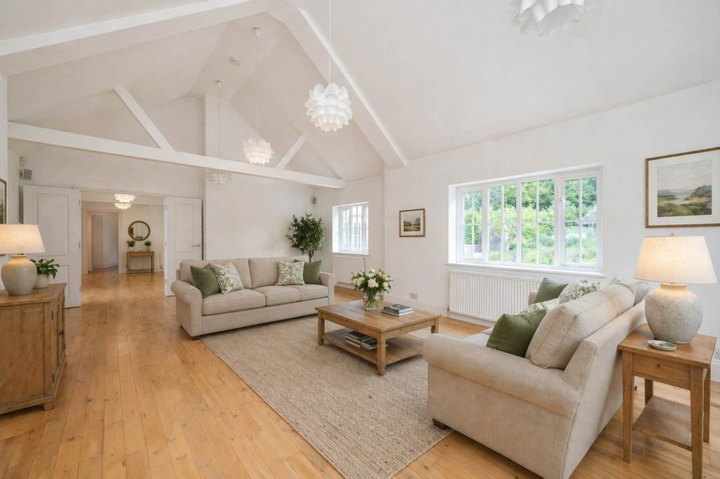 Property photo 2 of 24