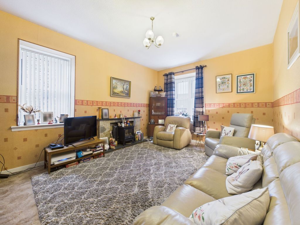 Property photo 2 of 13 Lounge