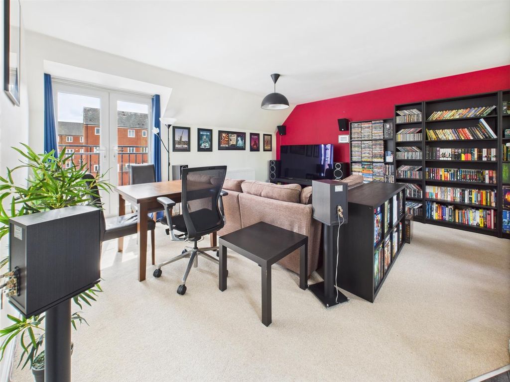 Property photo 3 of 18