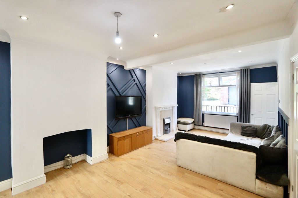 Property photo 2 of 19