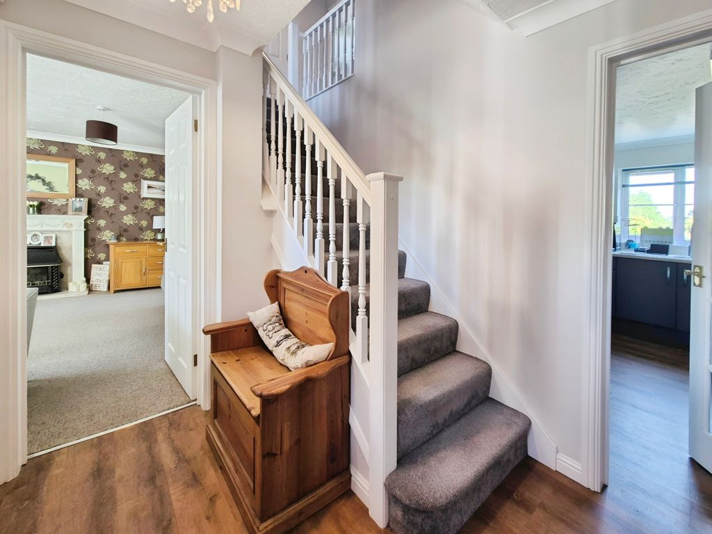 Property photo 2 of 27 46F53c48-1000031418