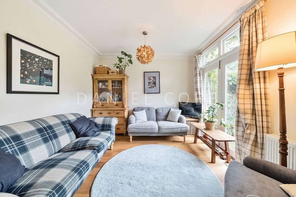 Property photo 2 of 20