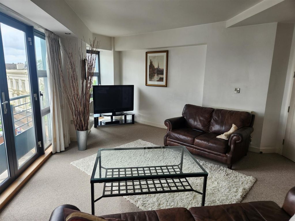 Property photo 2 of 7 2123.Jpg