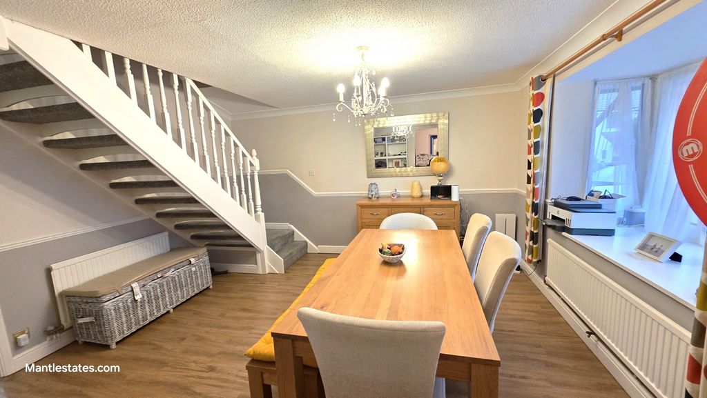 Property photo 2 of 23 Dining Room