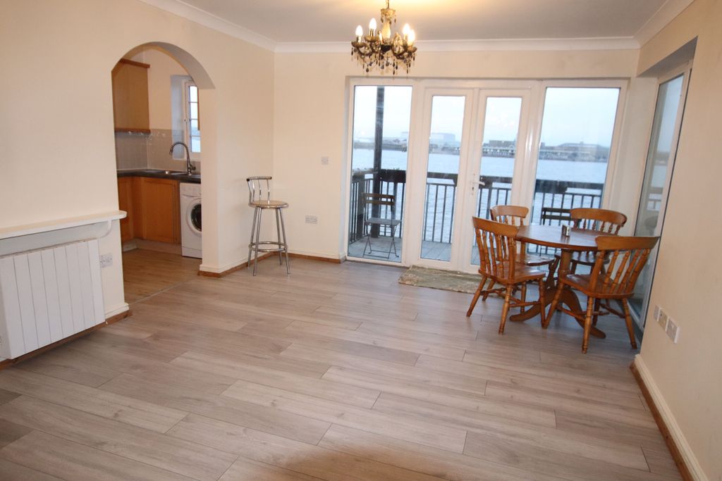 Property photo 3 of 11 Gallery