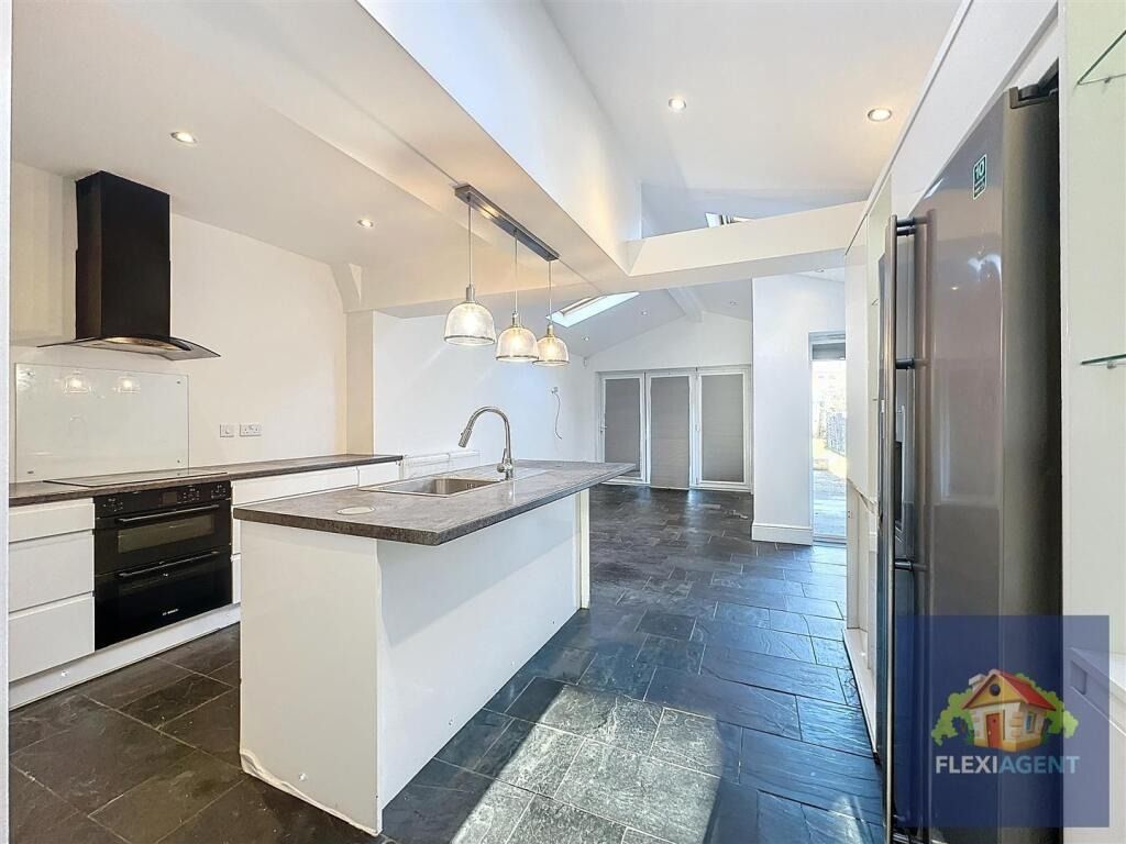 Property photo 2 of 39 4323992
