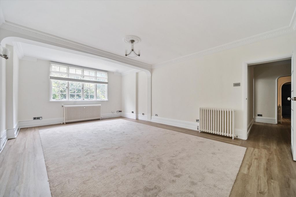 Property photo 2 of 8 Image