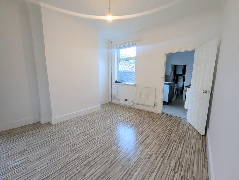 Property photo 2 of 6 Bfec57A8-Fd79-4De0-B9cd-E6B041A13759.Jpg