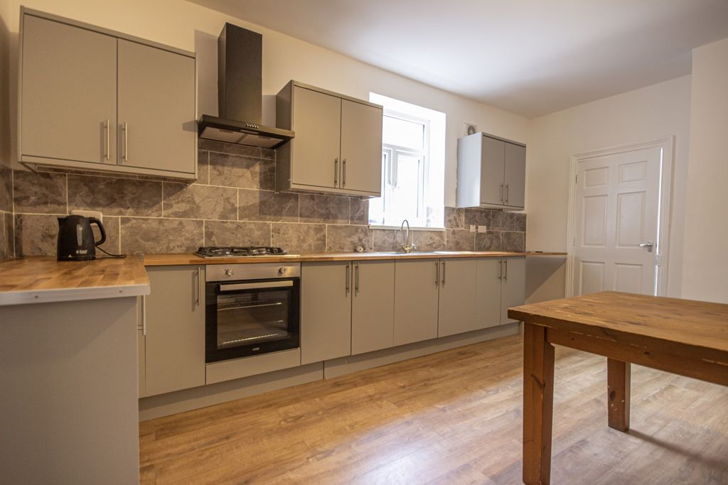 Property photo 2 of 19 2