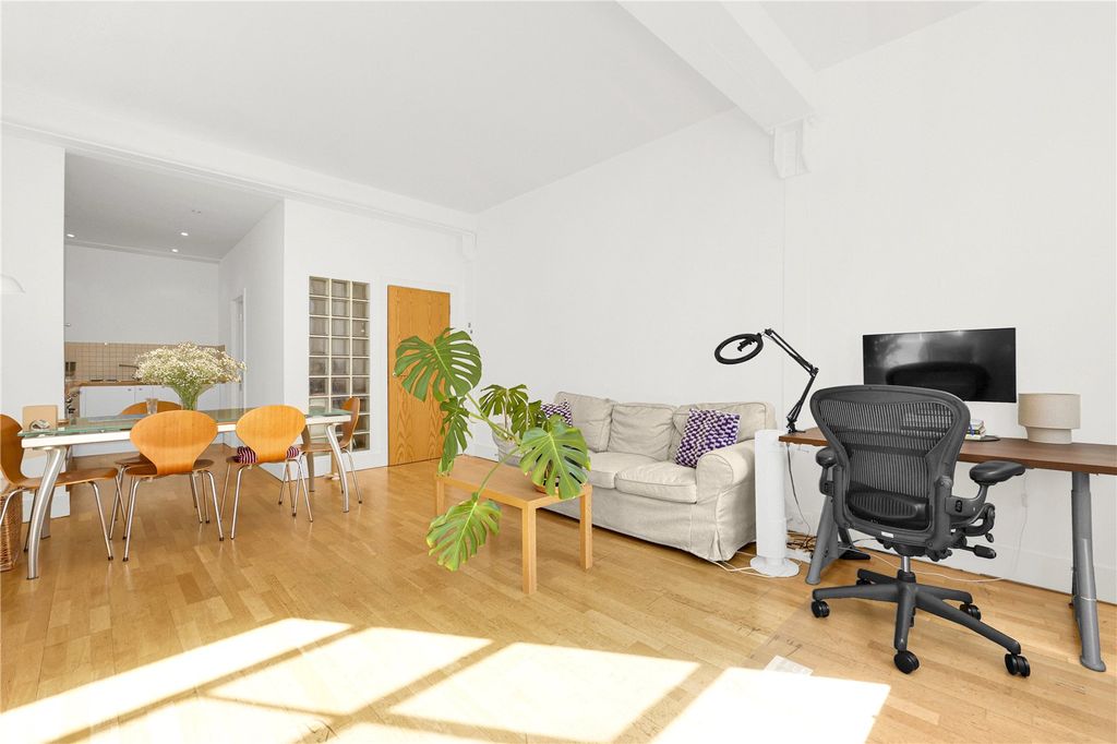 Property photo 3 of 11 Picture No. 49