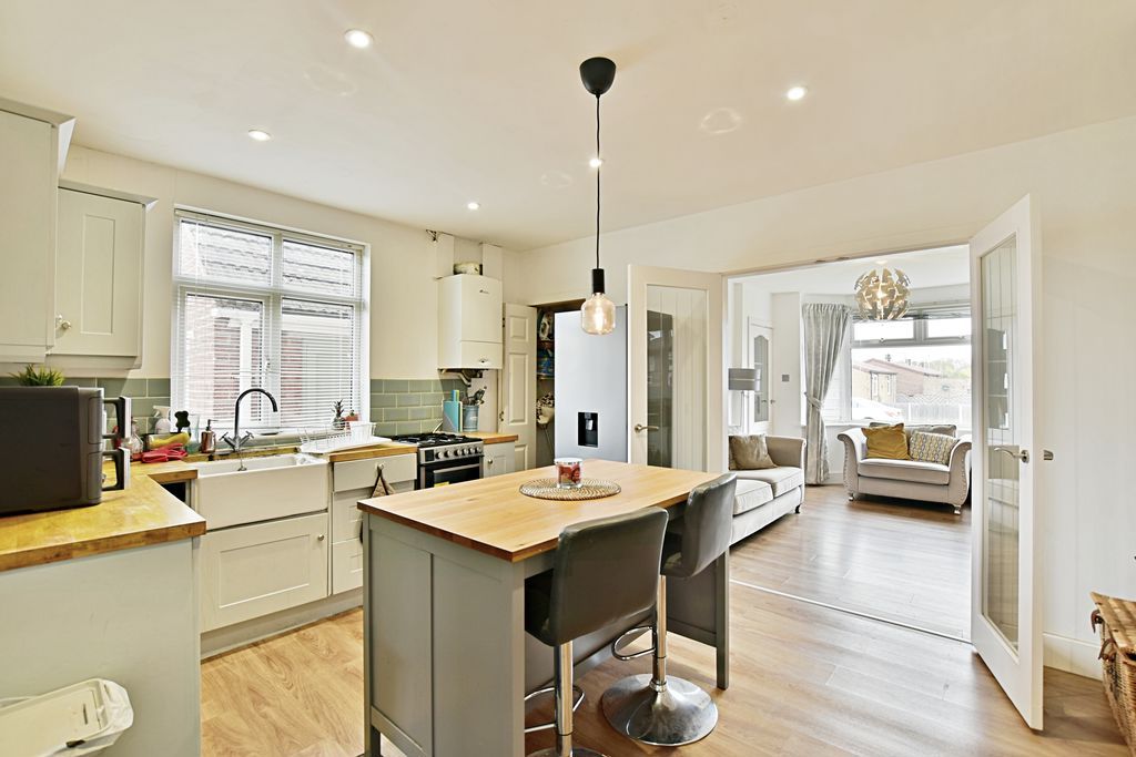 Property photo 2 of 16 Photo 8