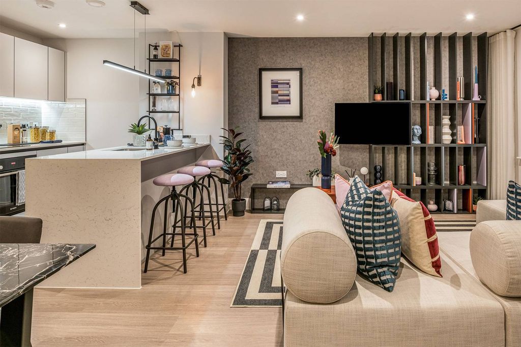 Property photo 3 of 20