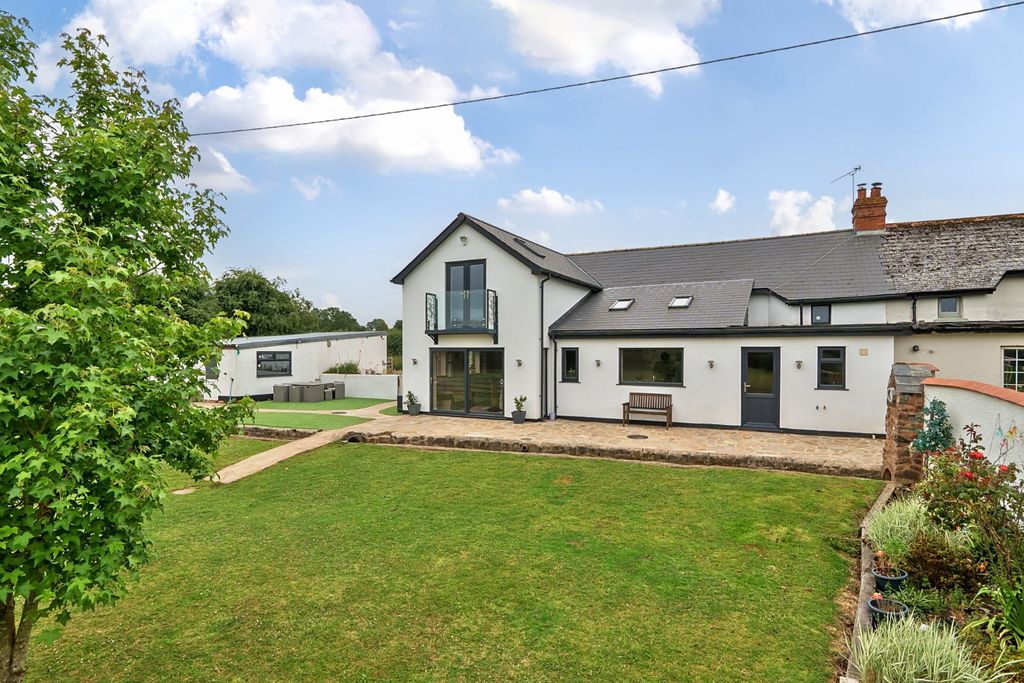 Property photo 1 of 31 Seddons, Tiverton