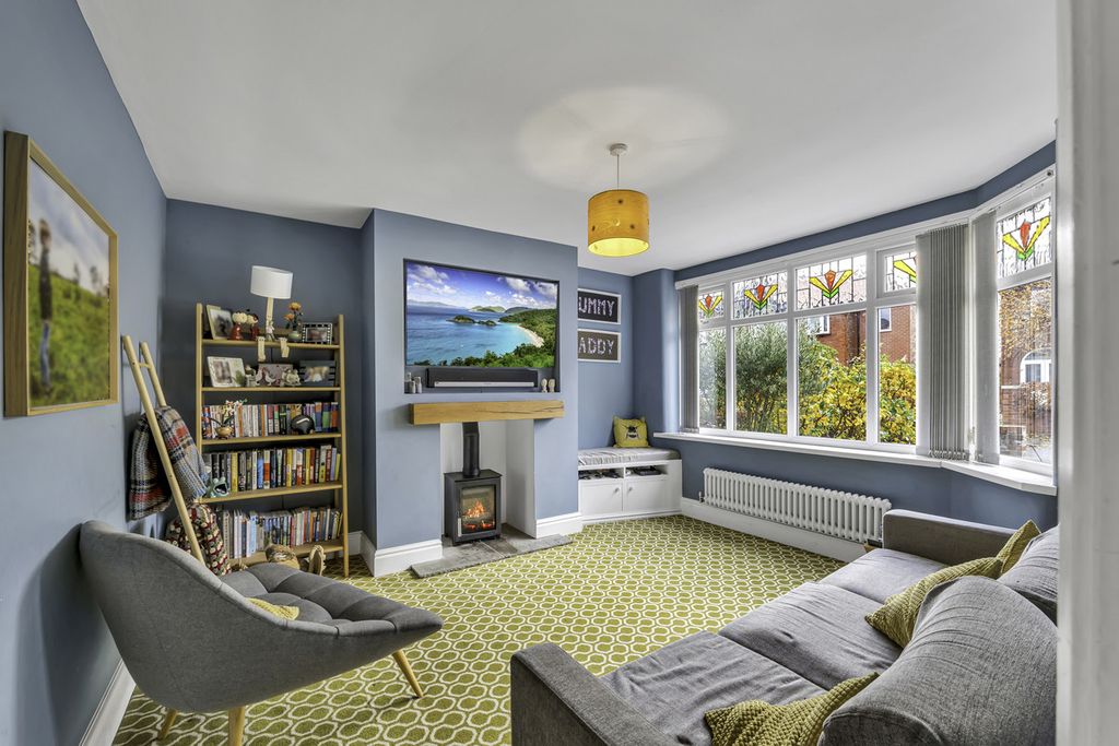 Property photo 2 of 27