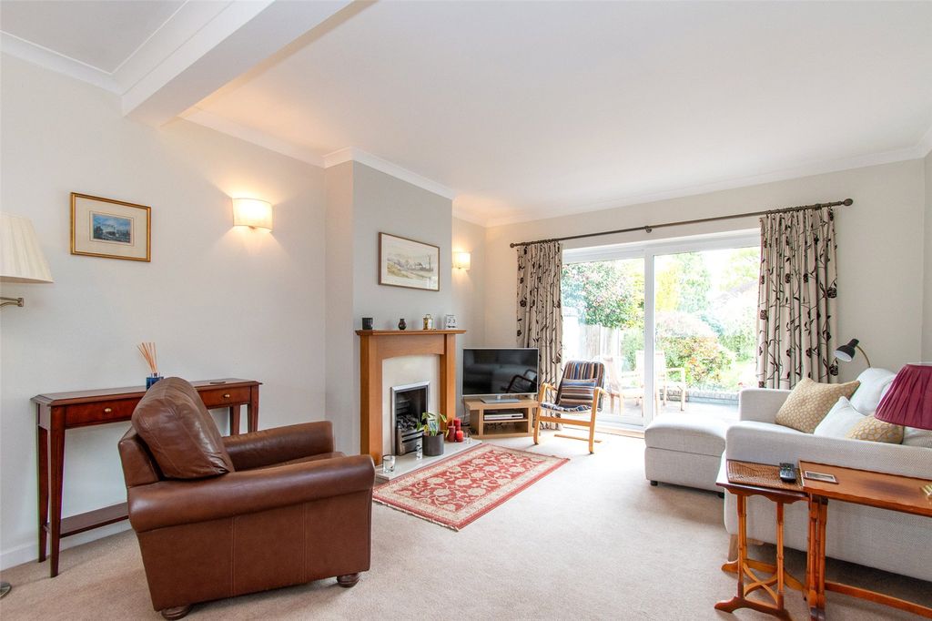 Property photo 2 of 24 Picture No. 11
