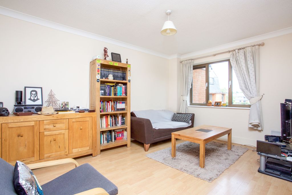 Property photo 3 of 8 26470563-F838-4Bf3-9