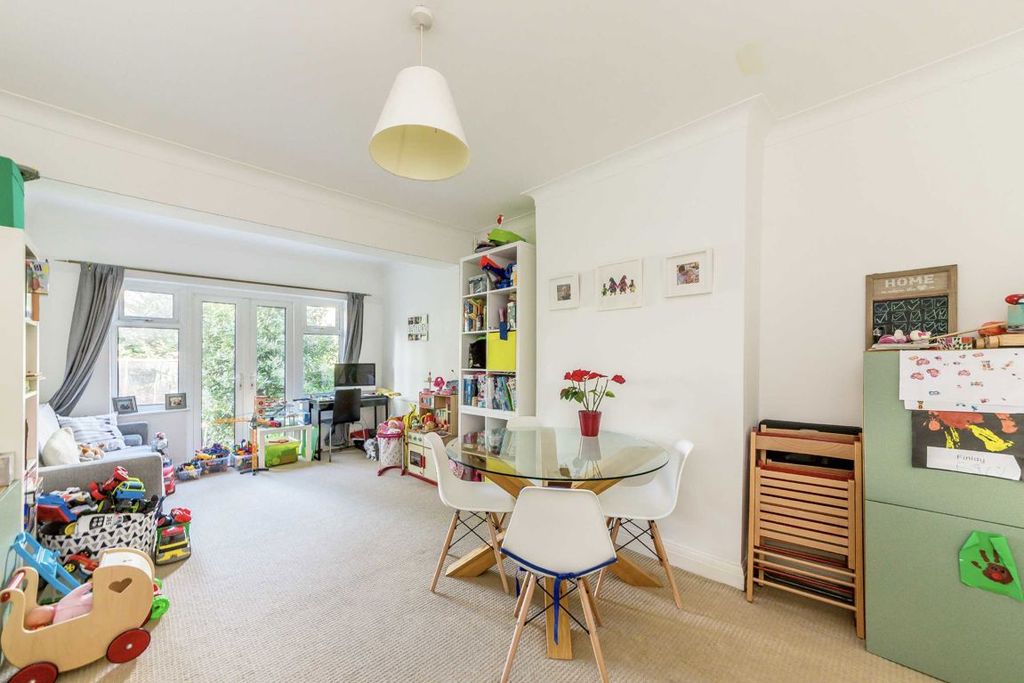 Property photo 2 of 7