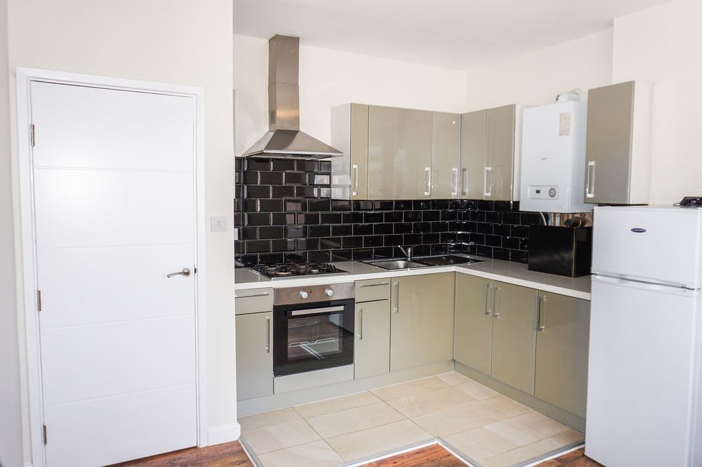 Property photo 2 of 8