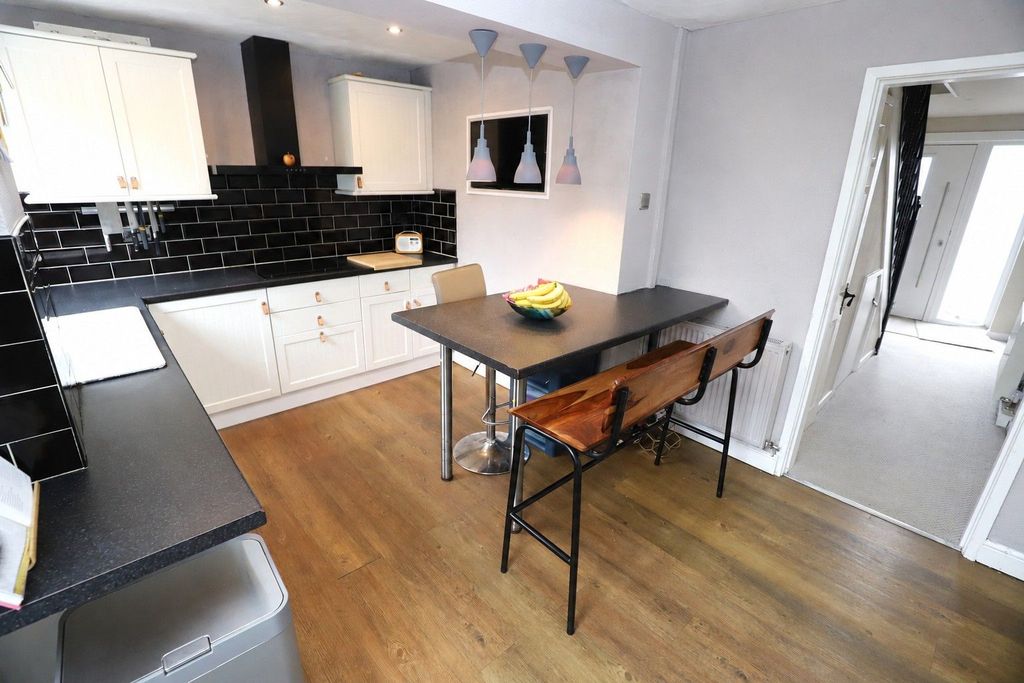 Property photo 2 of 38