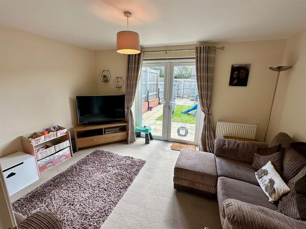 Property photo 3 of 11