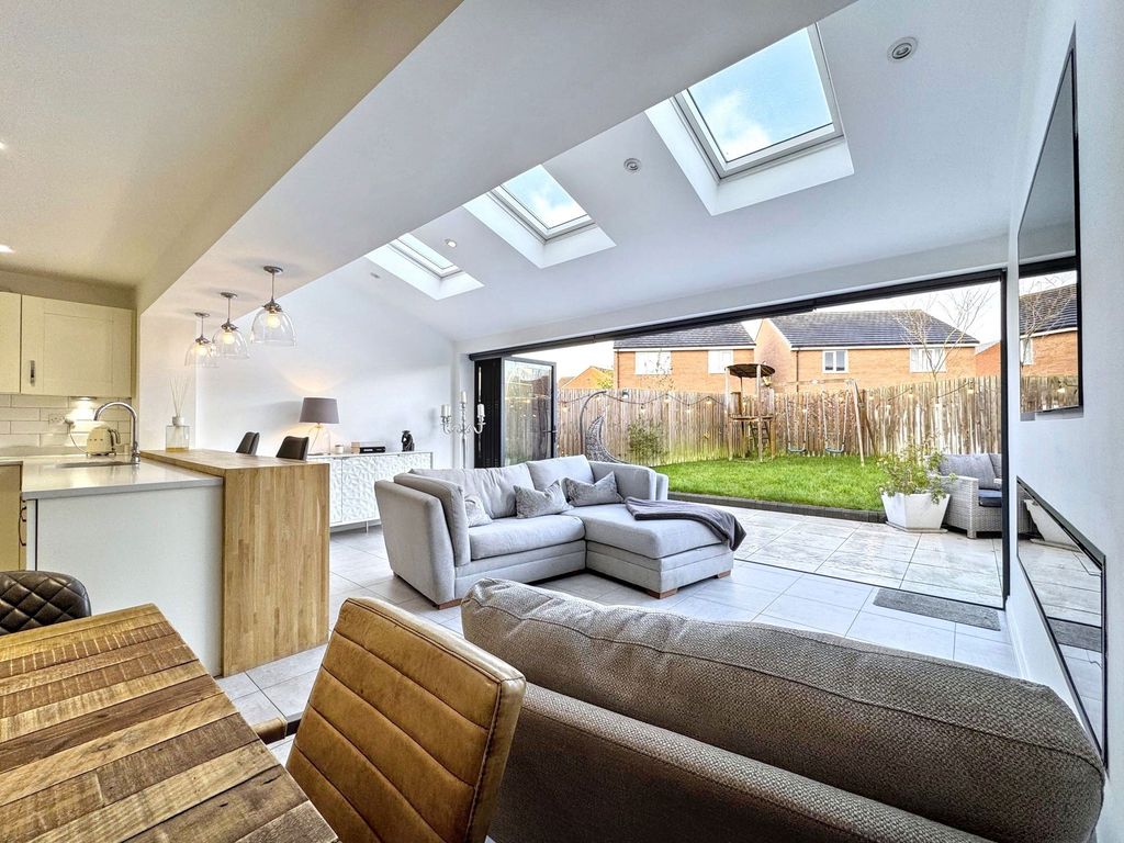 Property photo 2 of 31