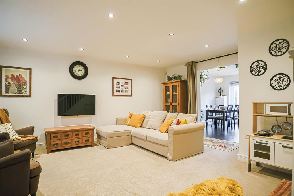 Property photo 3 of 32 3.Jpg