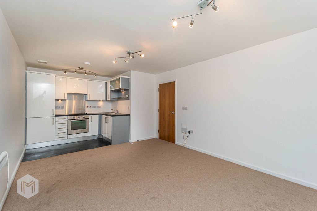 Property photo 2 of 9