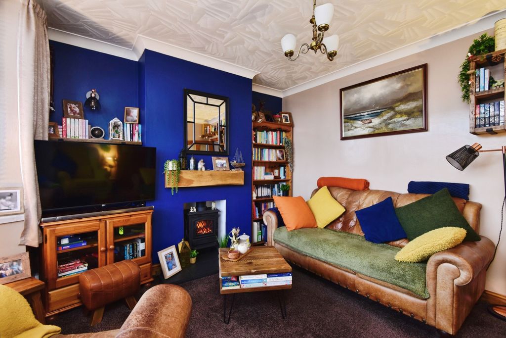 Property photo 3 of 15 Living Room