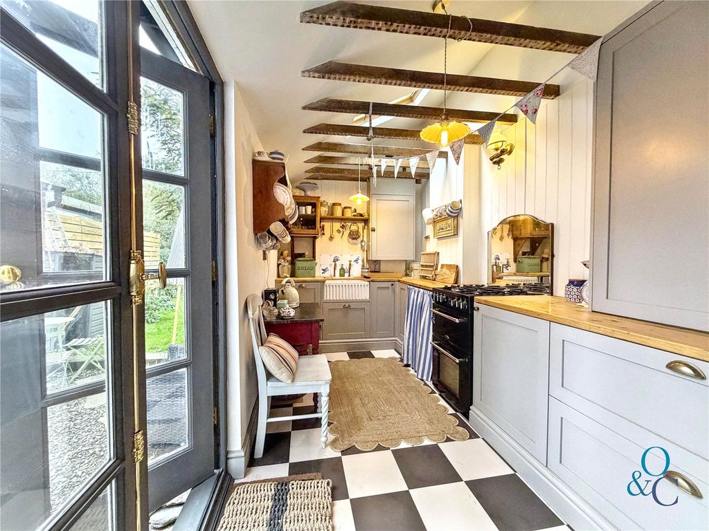 Property photo 3 of 21 Picture No. 30