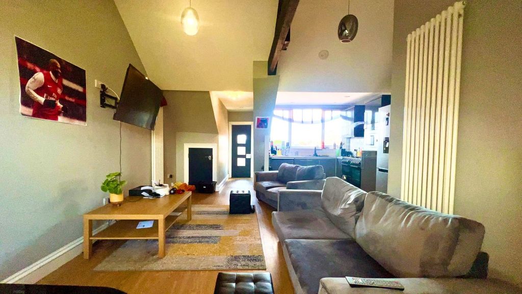 Property photo 3 of 18 Flat 5 Eslington Terrace Jesmond Lounge 1c