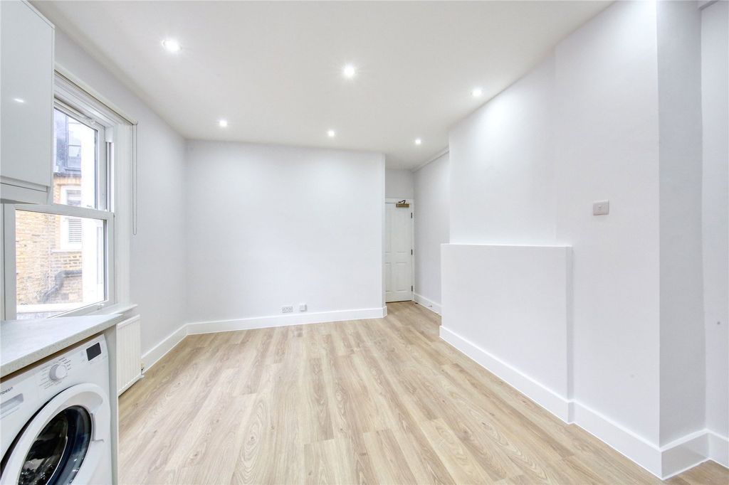 Property photo 2 of 10 Picture No. 03