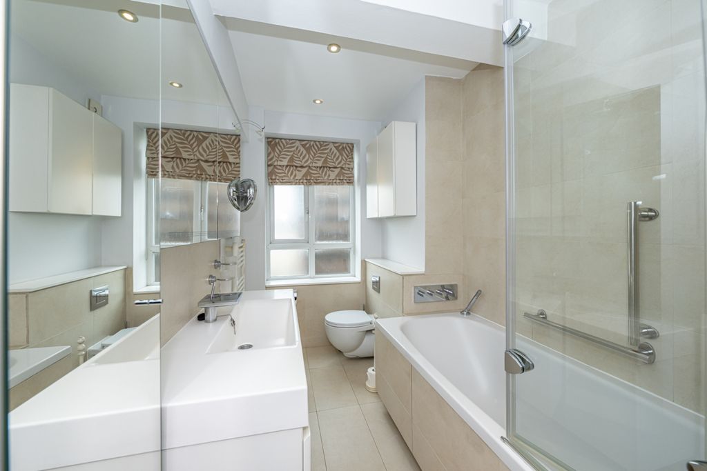 Property photo 3 of 13 Bathroom