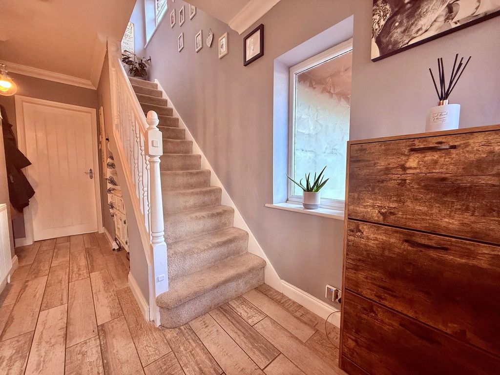 Property photo 2 of 29