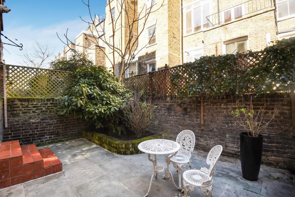 Property photo 3 of 9 Private Garden